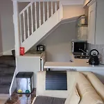 Дом отдыха Alensgrove Maisonette B Лейкслип