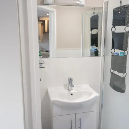 Holiday home Alensgrove Maisonette B *